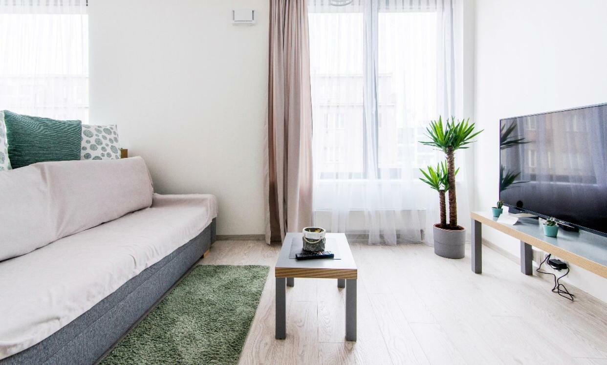 Apartamento Free Parking In Garage Karolina Plazza, New Cosy With Need *